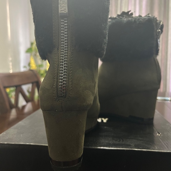 New in Box. DKNY Nadra-Wedge Bootie, Faux Cow Fur, Camo Green/Blk - Picture 9 of 10